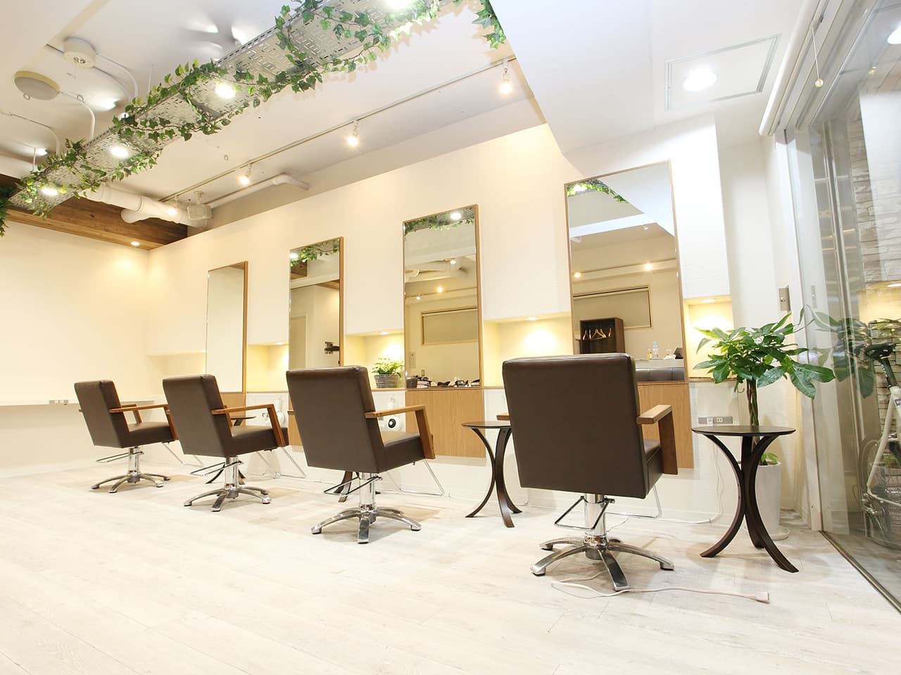 ヘアラウンジ アレスト