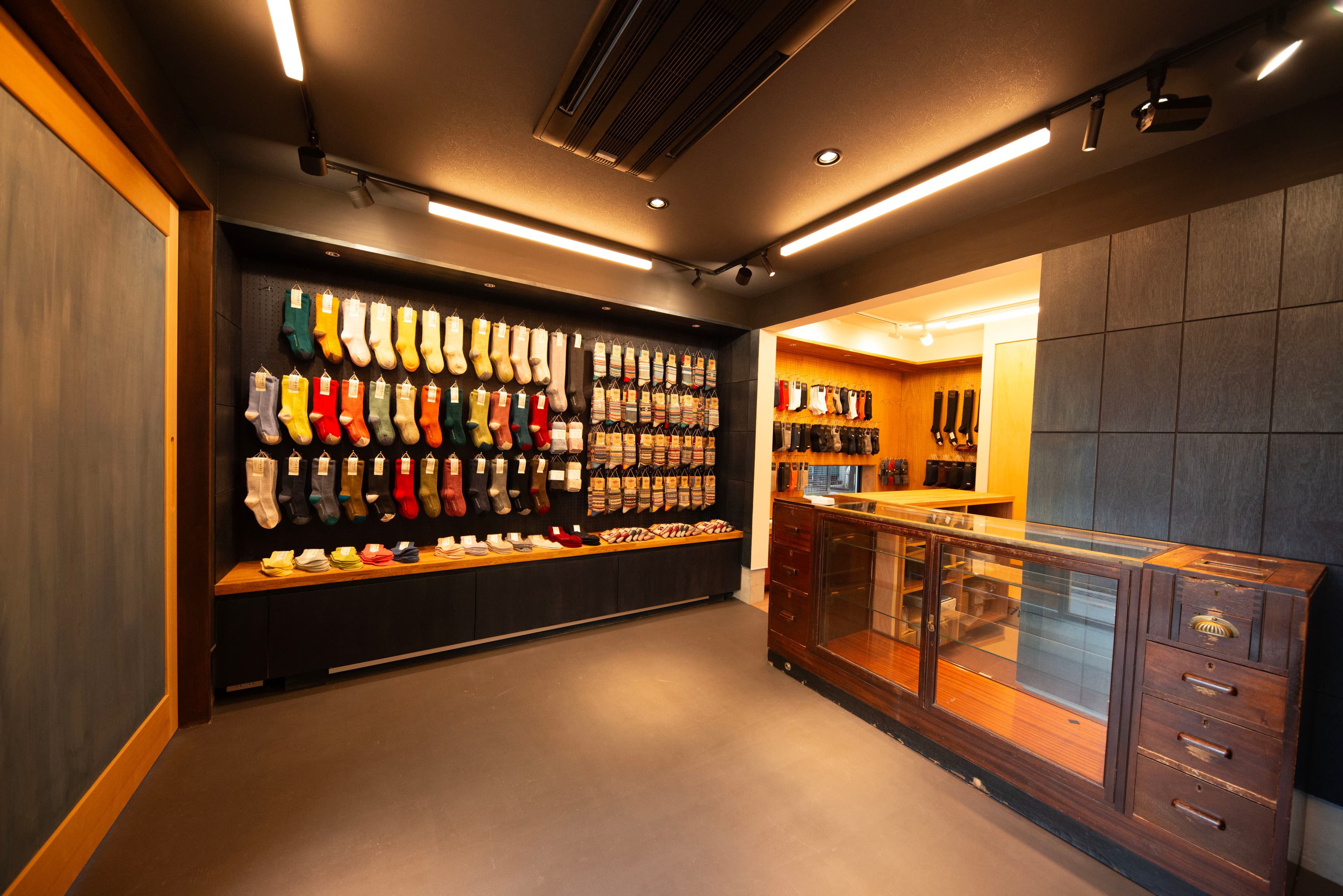 GLEN CLYDE SHITAMACHI BASE